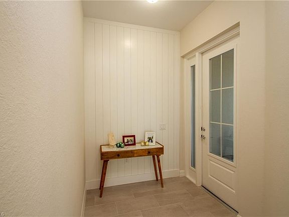 2nd image of 163 Indies Dr E #106