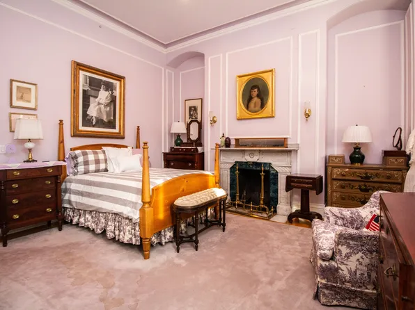 290 Beacon St #3B, Boston, MA 02116