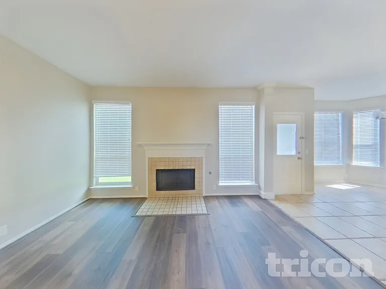 4504 Vista Meadows Dr — Photo 2