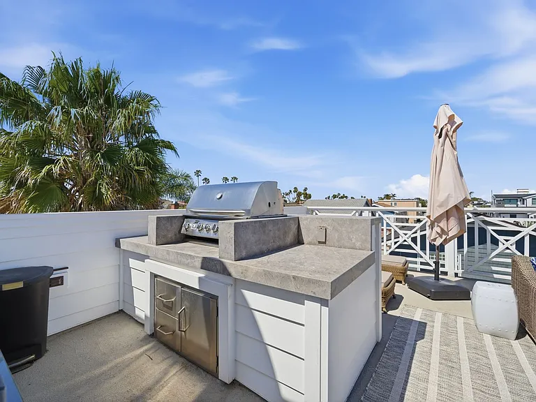 305 Montero St — Photo 27