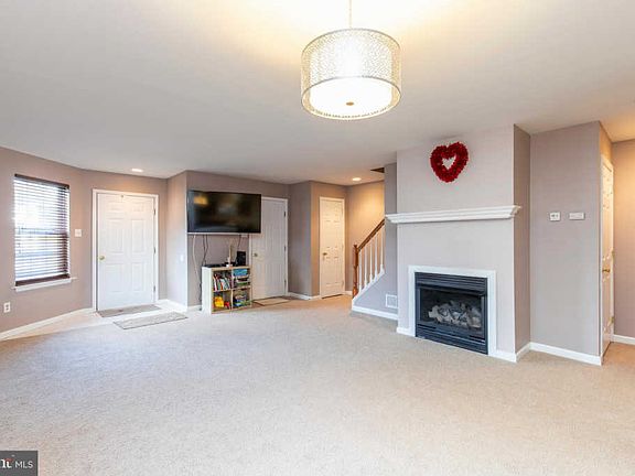 3rd image of 213 Danielle Ln