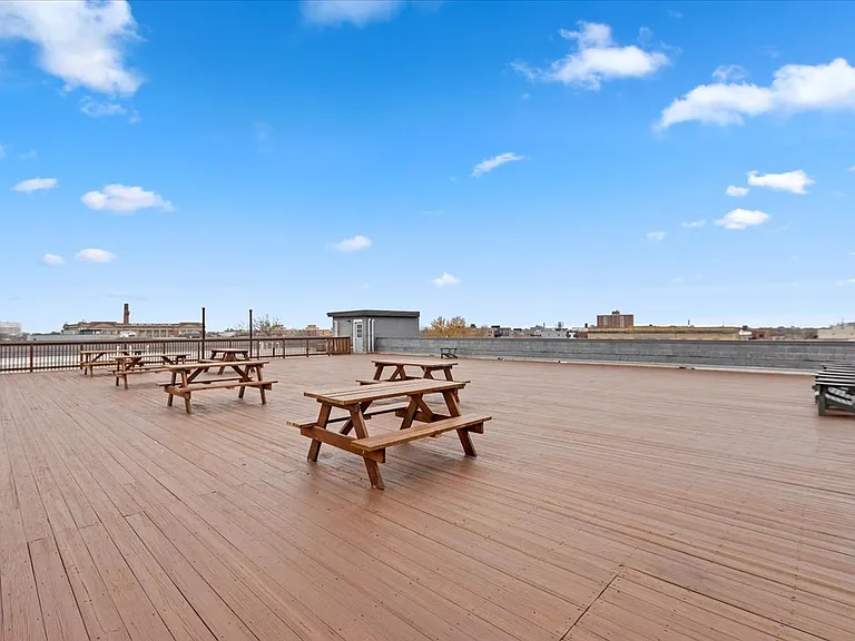2215 W Madison St #411 — Photo 11
