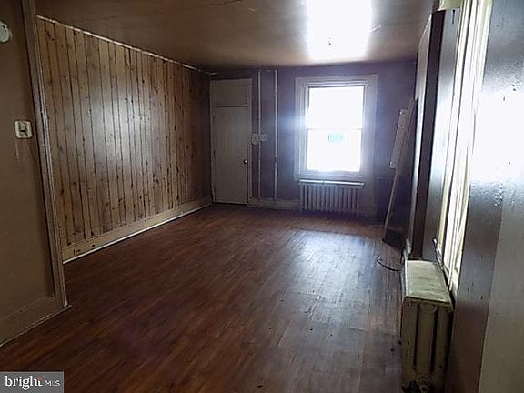 5th image of 1926 Berkshire St