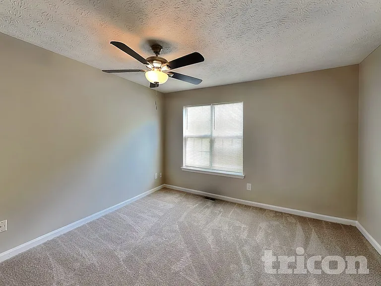 1330 Ling Dr — Photo 5