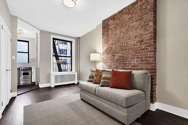 Rented by Cooper & Cooper Real Estate | media 14