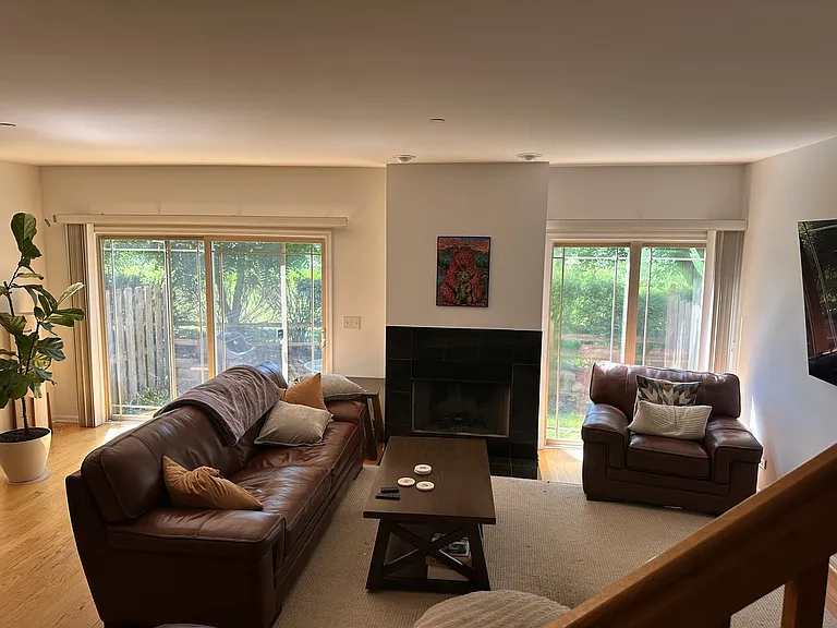 152 Finstad Dr — Photo 3