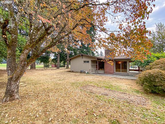 2nd image of 13145 NE Glisan St