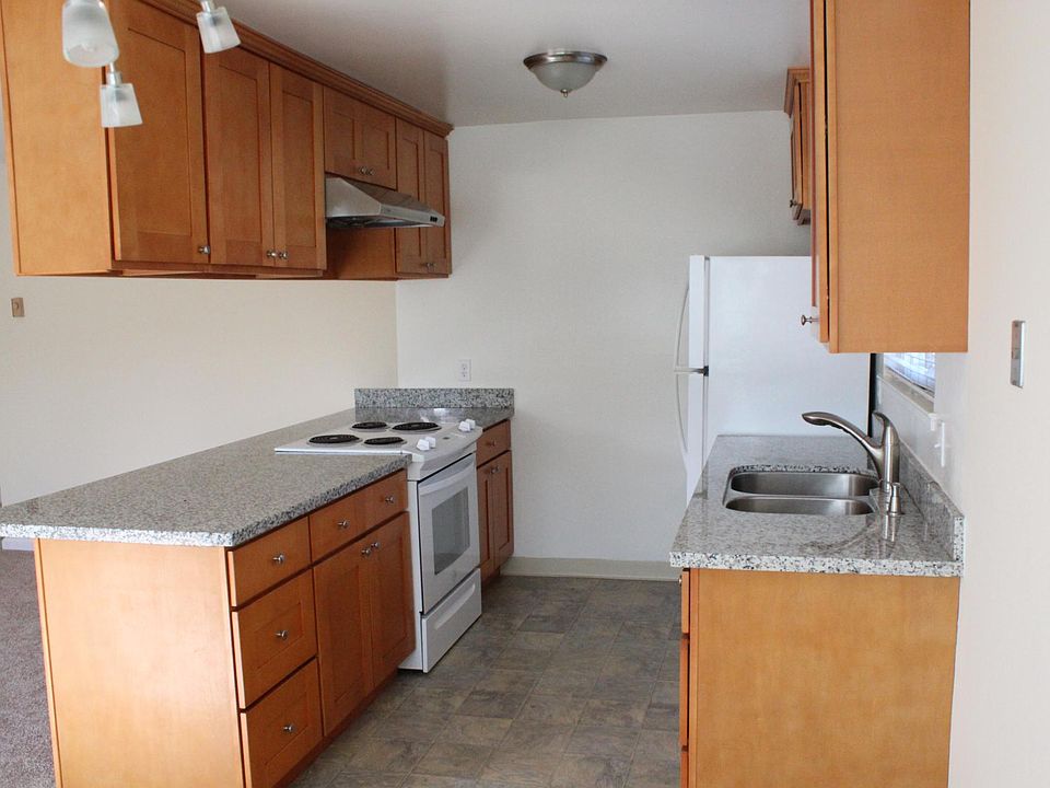 1st image of 10301 Alpine Dr #5