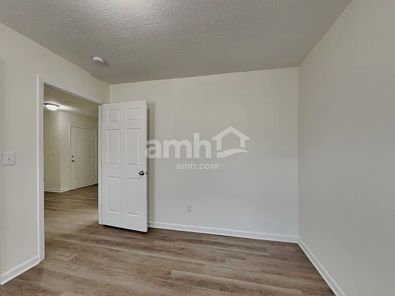 5640 Regent Village Dr — Photo 15