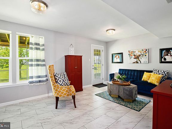 4th image of 381 Larose Dr #381
