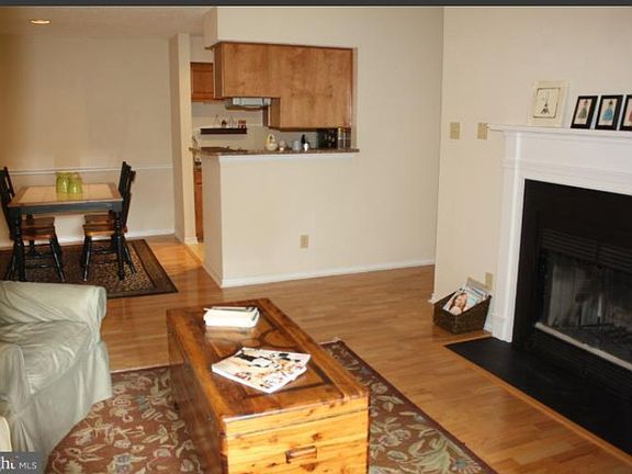 4th image of 1523 Lincoln Way APT 303