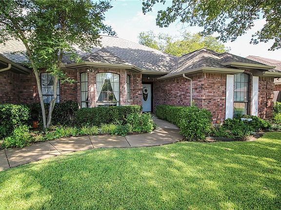 2nd image of 8120 Saddlebrook Dr