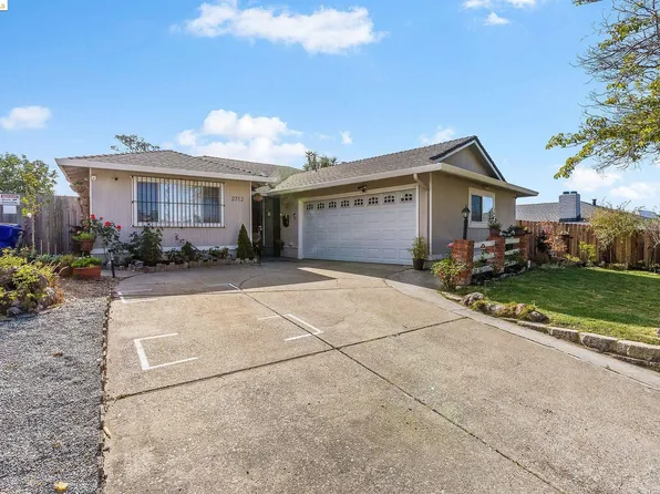 2712 Groom Dr, Richmond, CA 94806
