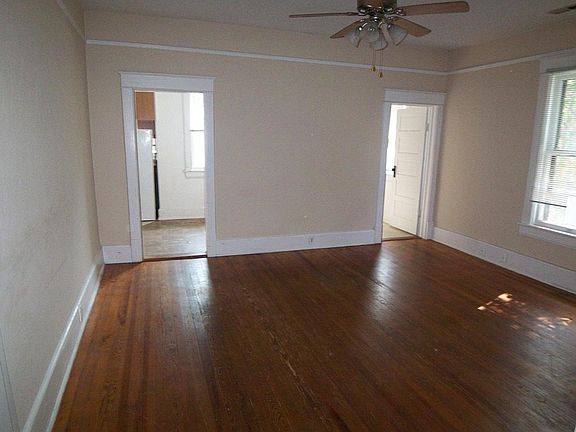 2nd image of 705 E 5th St APT 3