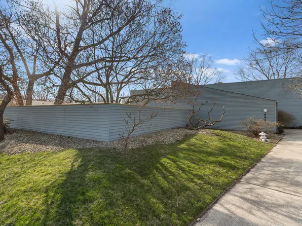 603 W Church St, Savoy, IL 61874