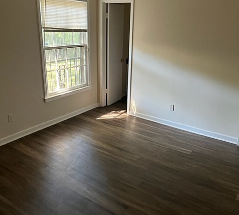 5th image of 3299 Burgess Dr