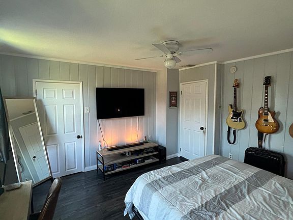 3rd image of 2123 Yosemite Dr #1
