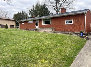 6301 Hillfield St NW, North Canton, OH 44720