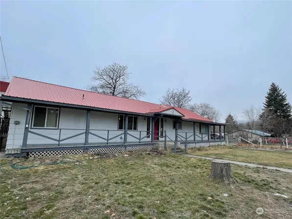 420 E 7th Street, Tonasket, WA 98855