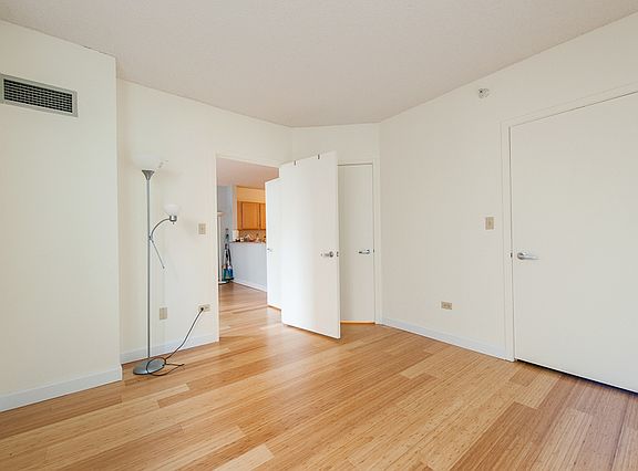 5th image of 222 N Columbus Dr APT 1406