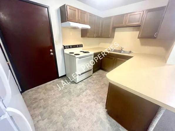 607 W Michigan Ave #6, Norfolk, NE 68701