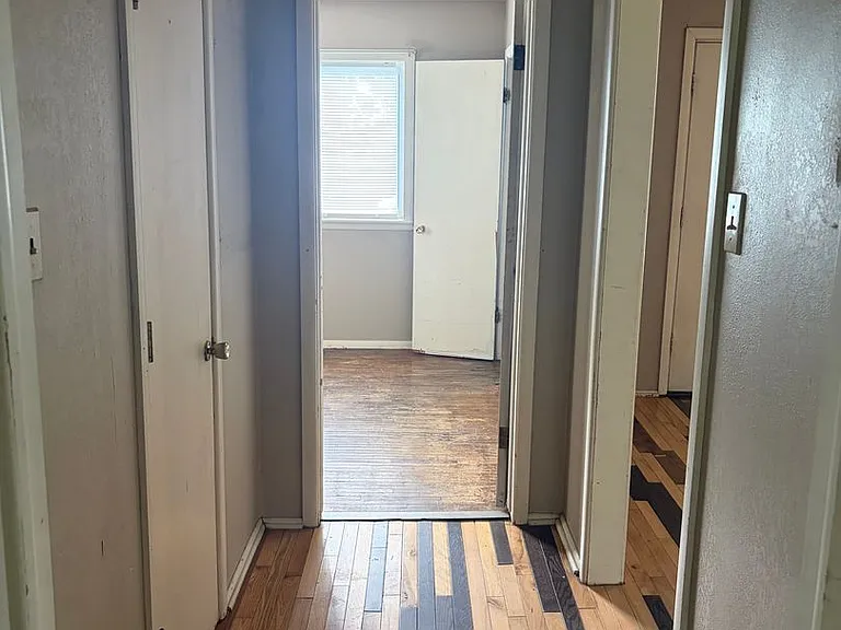 1005 S North St — Photo 7