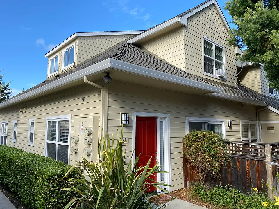 771 Bryn Mawr Ct