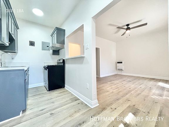 2nd image of 516 N Harvard Blvd #309A