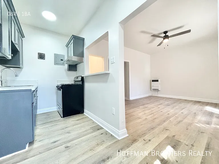 518 N Harvard Blvd #306 — Photo 3