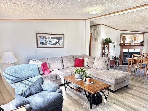 2nd image of 100 Woodland Dr