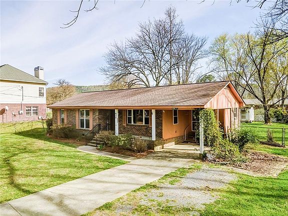3rd image of 16 Mango Rd NE