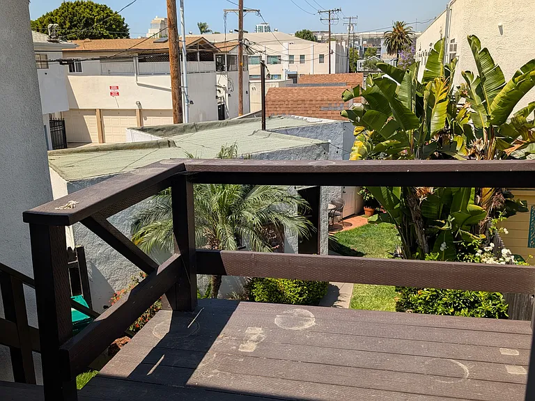 329 Cerritos Ave — Photo 18