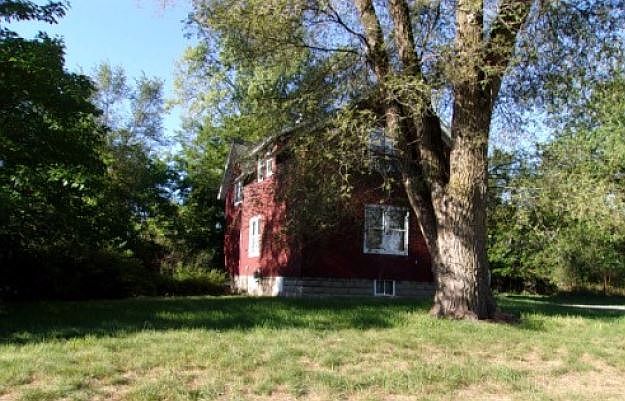 2nd image of 8630 Plumbrook Rd
