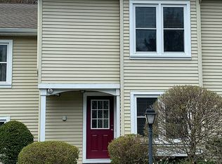 2 Raleigh Dr, Halfmoon, NY 12065