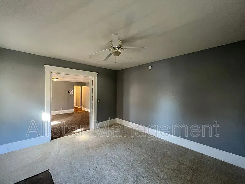 2 bed, 1.0 bath, 900 sqft, $1,100 — Photo 4