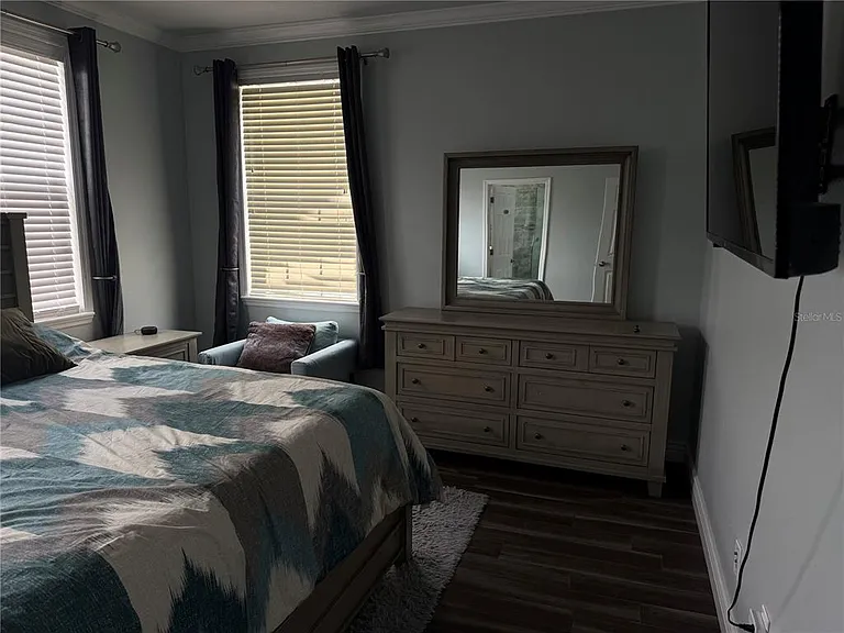 109 Grace Ave — Photo 14