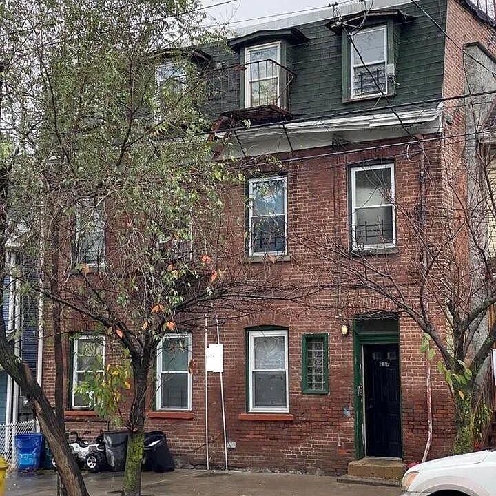 1st image of 267 York Ave