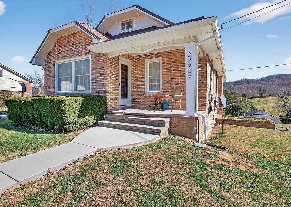 1st image of 22247 Lincoln Cir