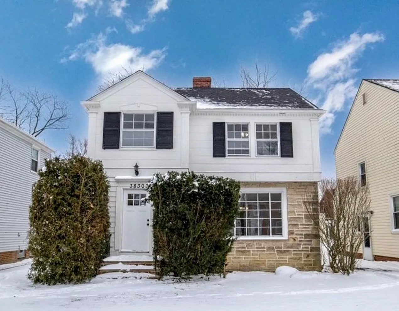 4 bed, 1979 sqft, $2,490 — Photo 1