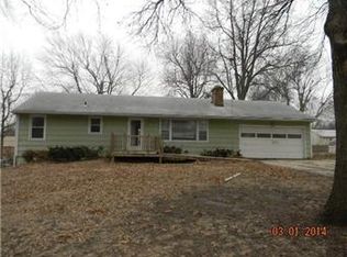 1313 E 126th St, Grandview, MO 64030