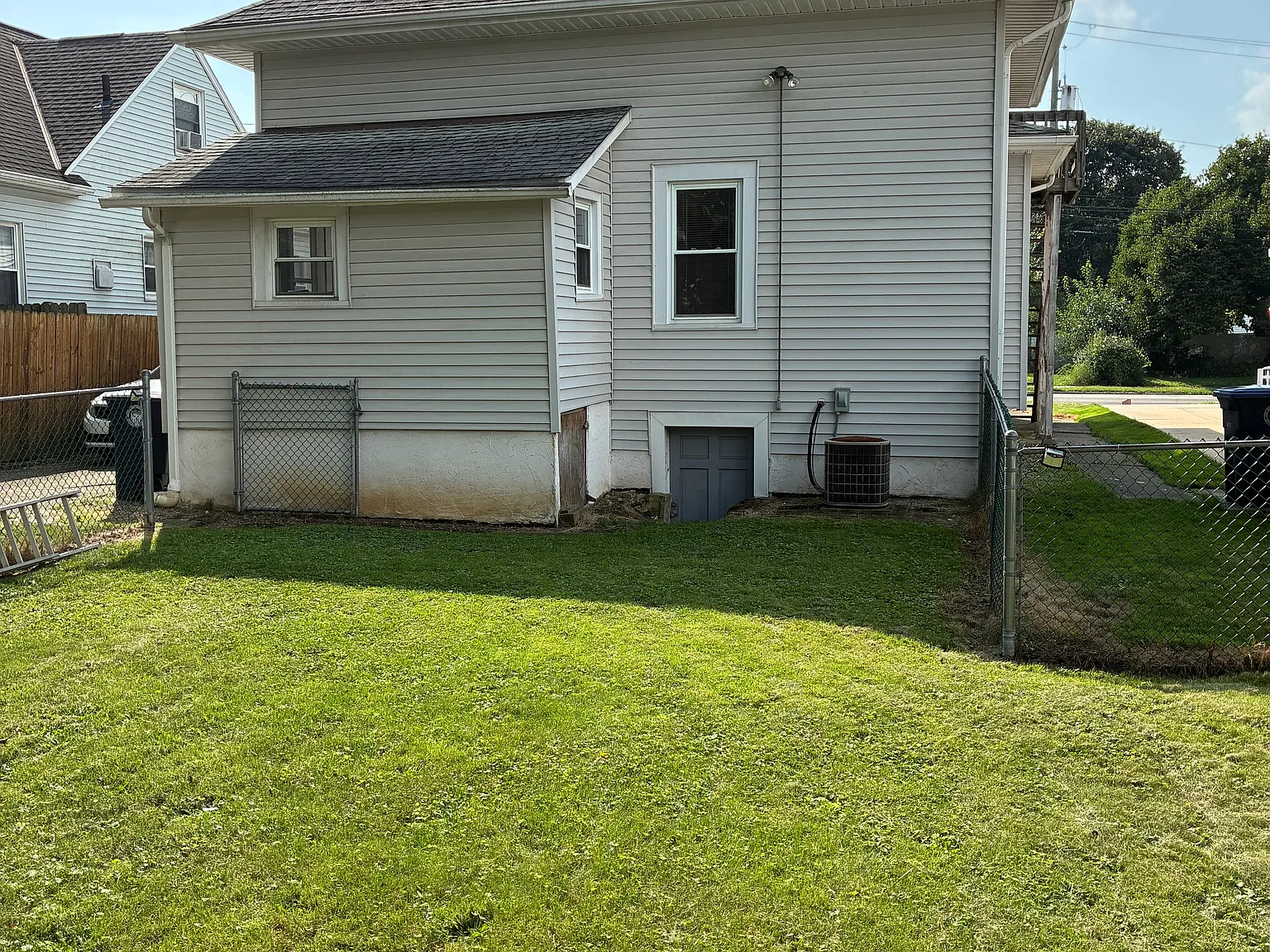 3 bed, 1440 sqft, $1,350 — Photo 2