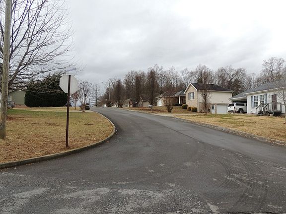 5th image of 508 Old Village Ct