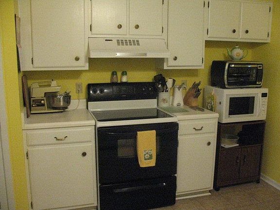2nd image of 1051 Country Club Dr #M