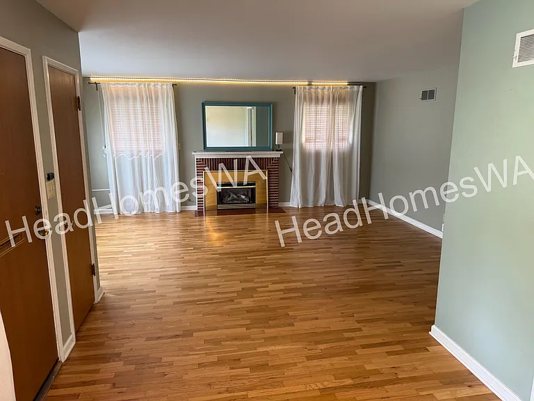 603 Turner St NE — Photo 2