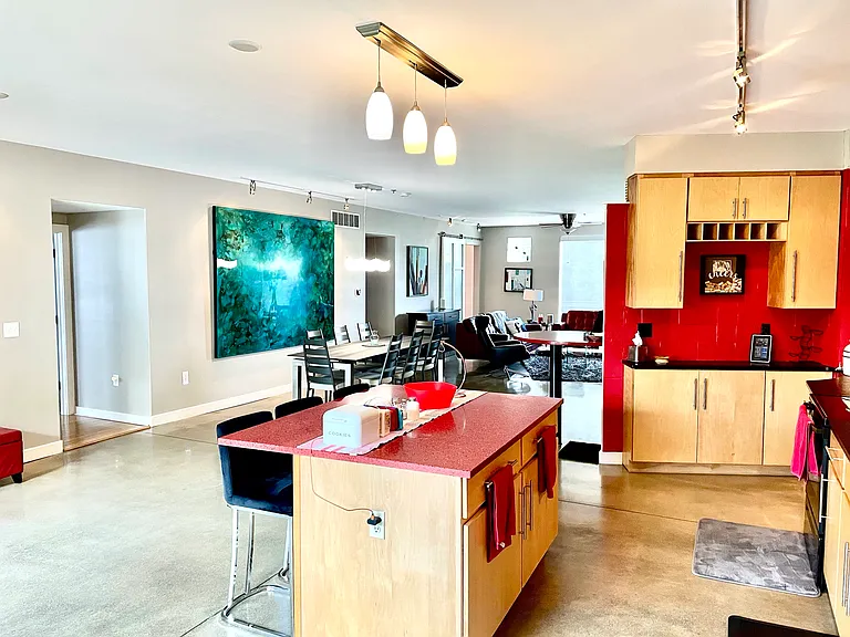 1032 Jackson St — Photo 8