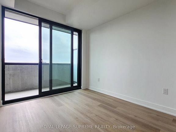 4th image of 3009 Novar Rd #608