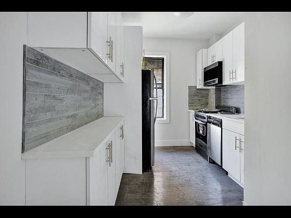3rd image of 11 Gardner Ave APT 11