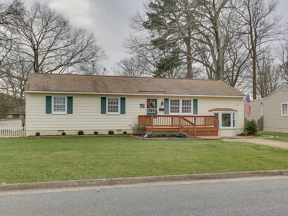 1st image of 211 Collins Dr