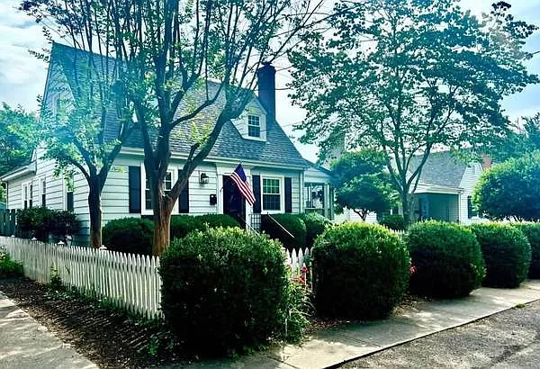 3 bed, 1900 sqft, $3,500 — Photo 2