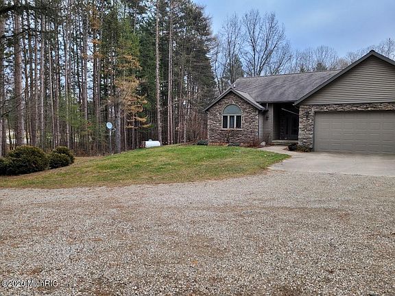 3rd image of 7843 Northland Dr